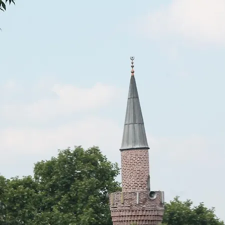 Lena Flats Aparthotel