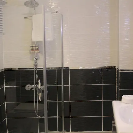 Lena Flats Aparthotel