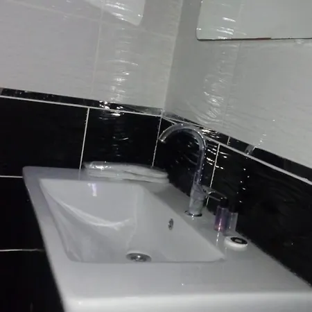 Lena Flats Aparthotel